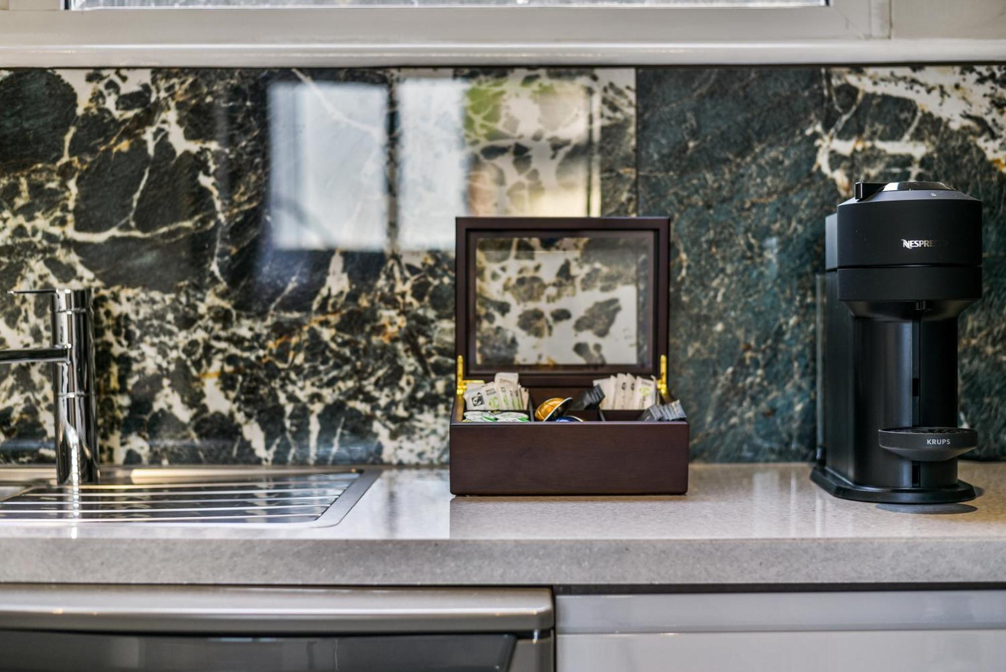 Avari Apartments - Hatton Collection Londra Dış mekan fotoğraf